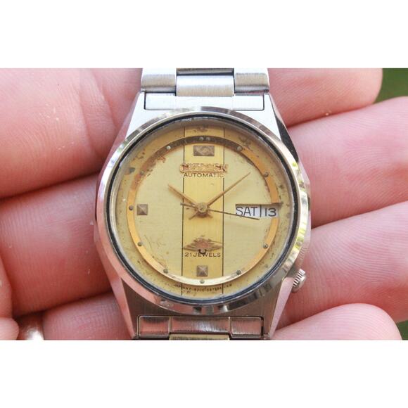 Vintage 1982 Citizen Automatic Mens Silver Watch W/daydate & Gold accents - Picture 3 of 6